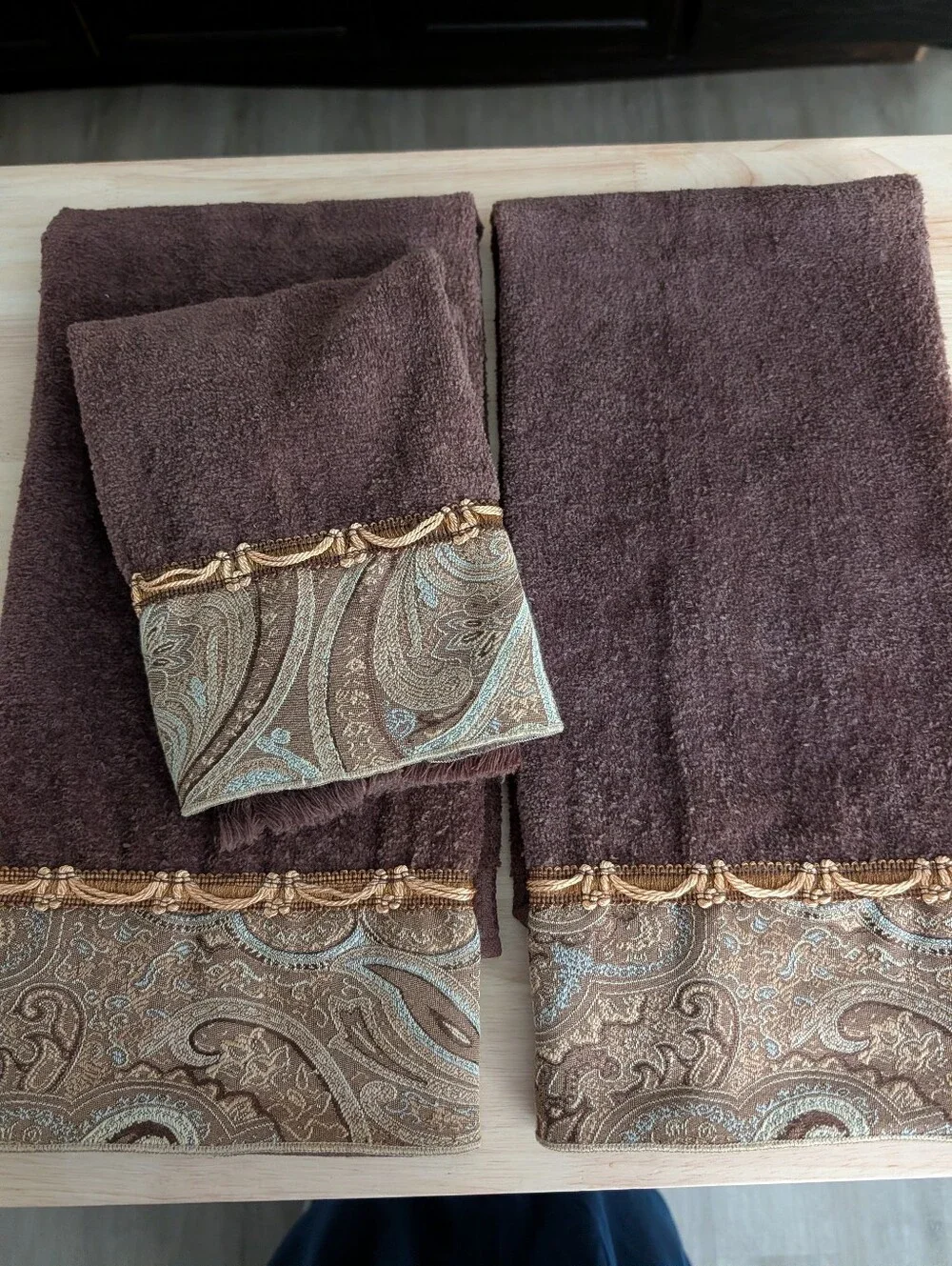 Avanti Brown Paisley Trim Bath Towels with Gold Accent